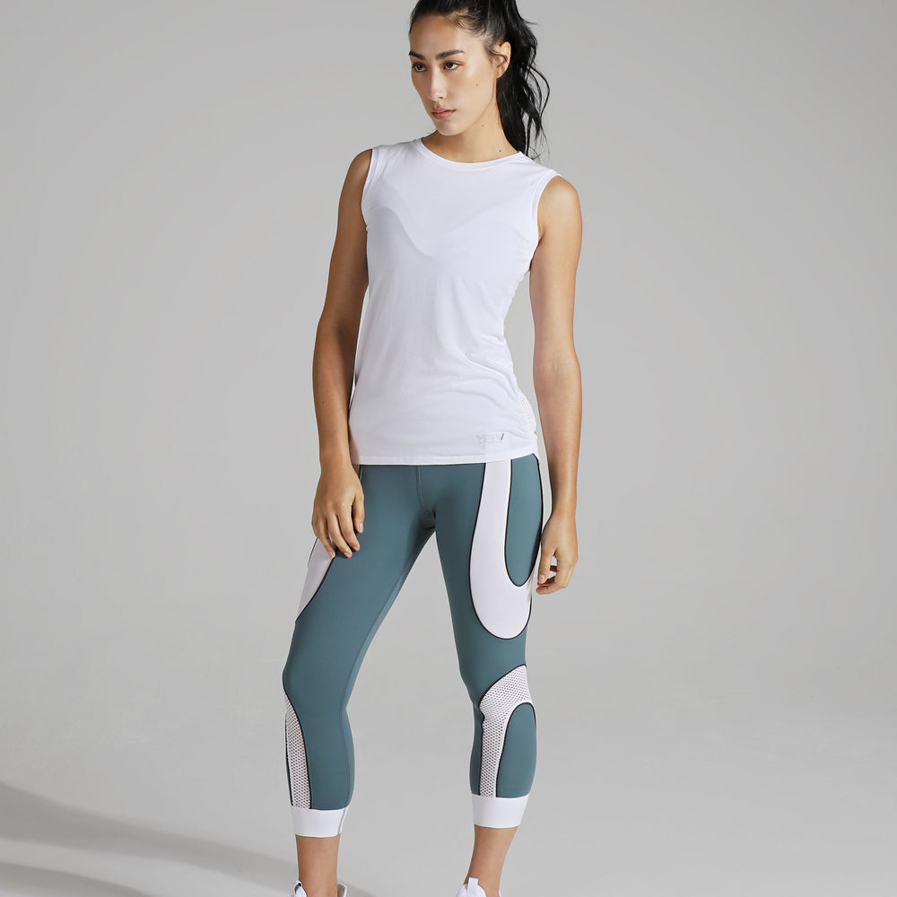 
                      
                        Lightning Mesh Tank
                      
                    