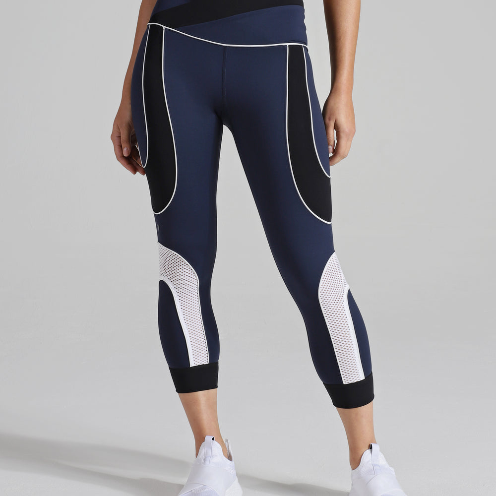 
                      
                        Voyager Leggings
                      
                    