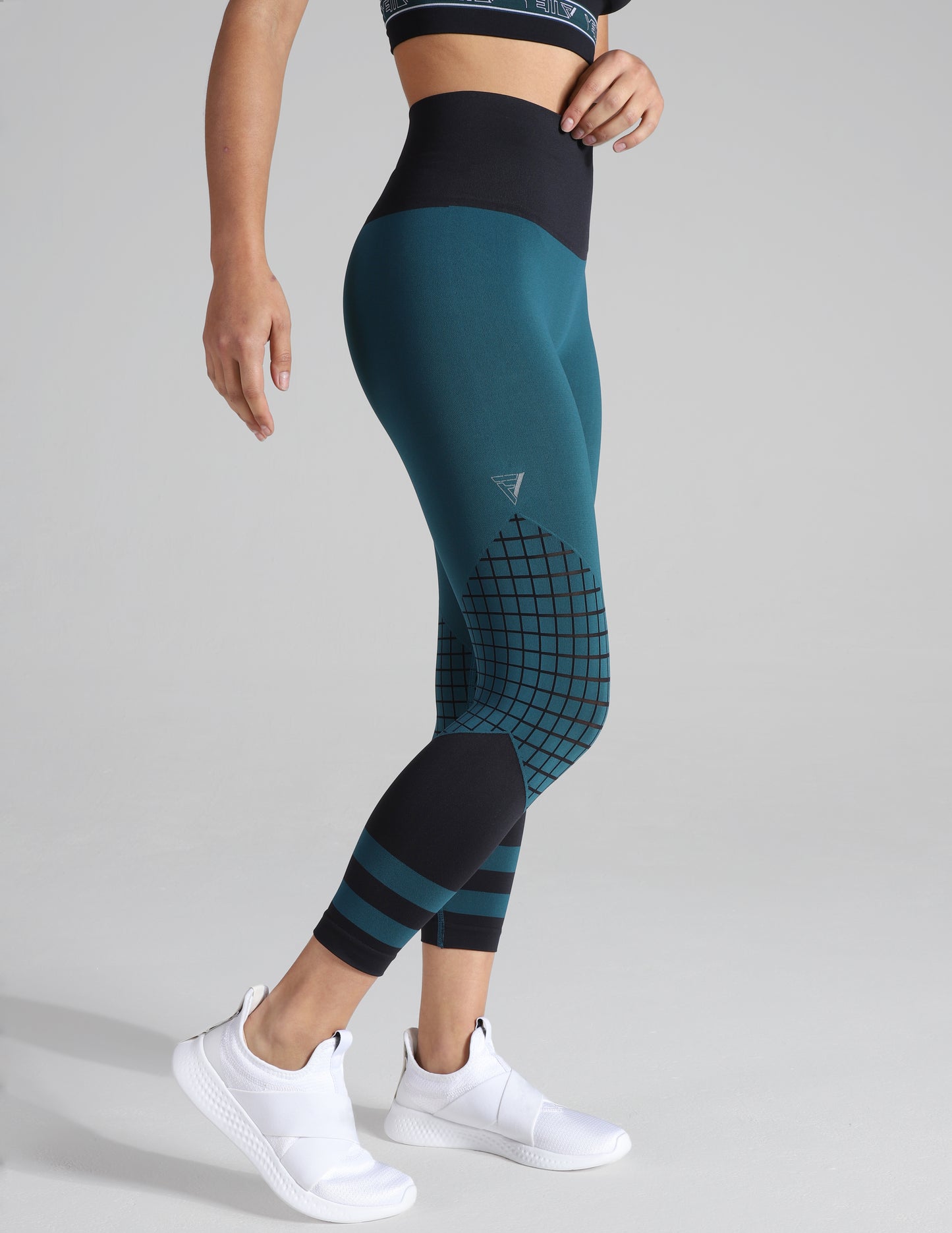 Summer Nova Activewear Crossover Waist Leggings – GRiZ Official Merchandise